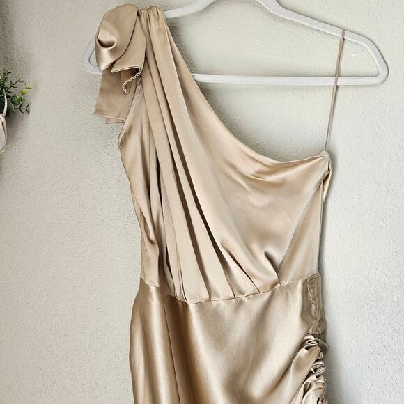 RETROFÊTE Nadia One-shoulder Ruched Stretch-Silk Satin Mini Dress Sz L Champaign - Picture 5 of 14